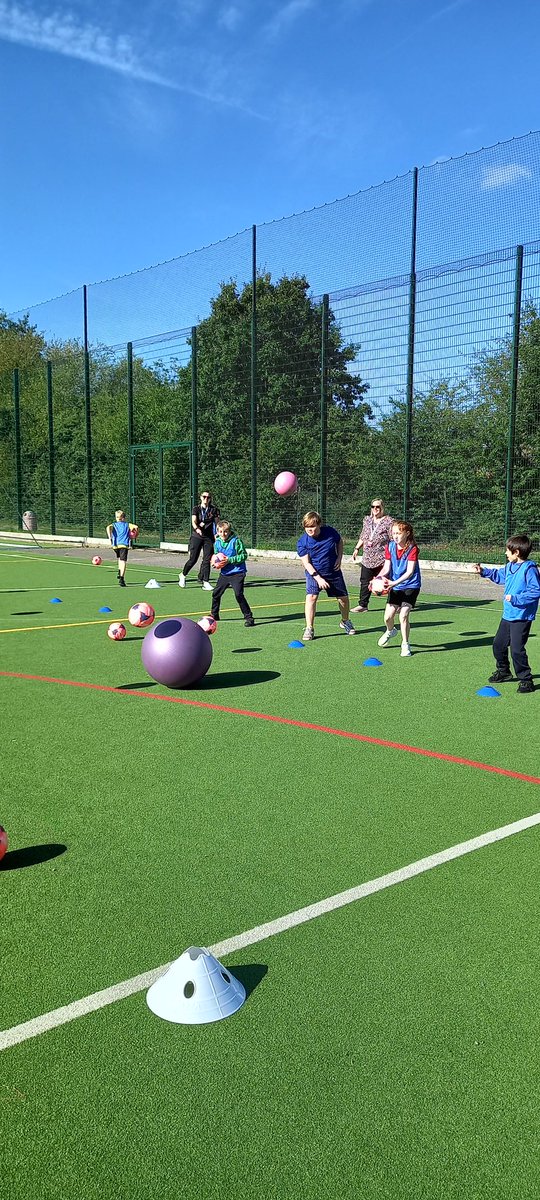 newscothill's tweet image. We had a fantastic day representing our school at the Invictus Games! The sun even made an appearance ☀️ #NSH