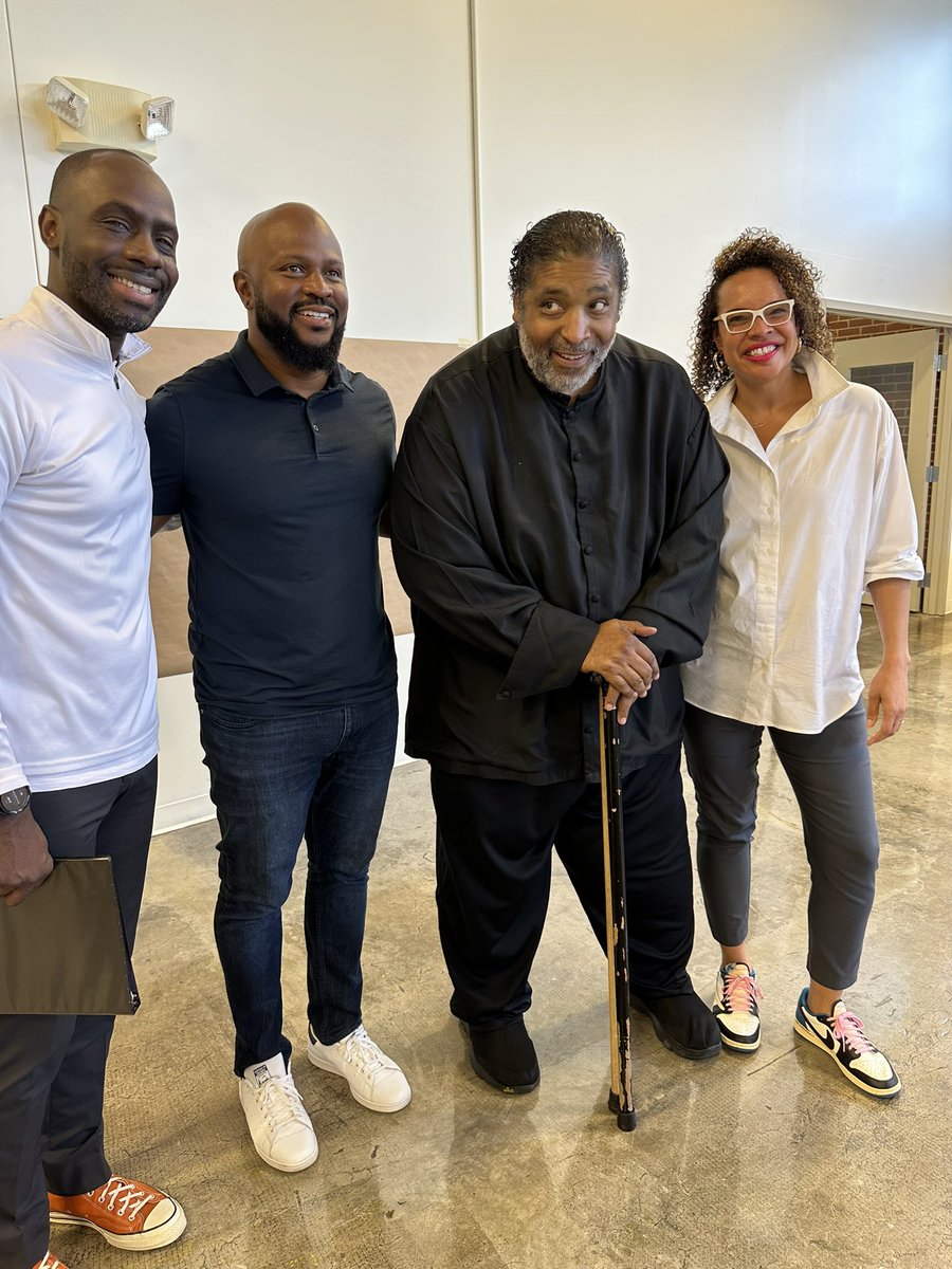 COMMUNITY VISIONING, Hosted by the Justice Coalition USA | Durham, NC

Connecting elders with the newest generation of voters, the group needed a way to: deepen our relationships with each other, identify individual and shared needs, and imagine a version of democracy that