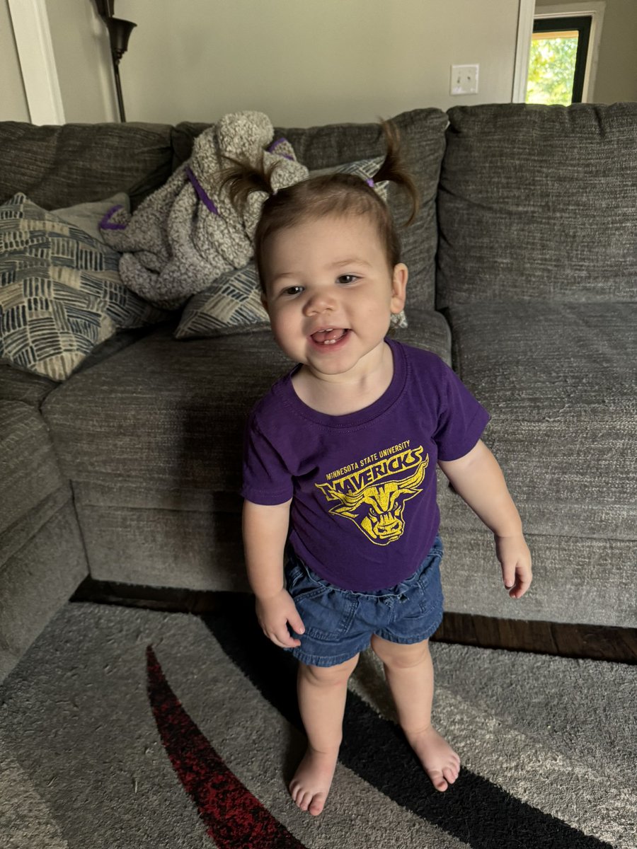 goaliegirl31's tweet photo. We’re ready for some maverick hockey tonight! #mavfan #mavfam #hornsup #maverickhockey @MinnStMHockey @HockeyMankato https://t.co/TJeXVyniS1