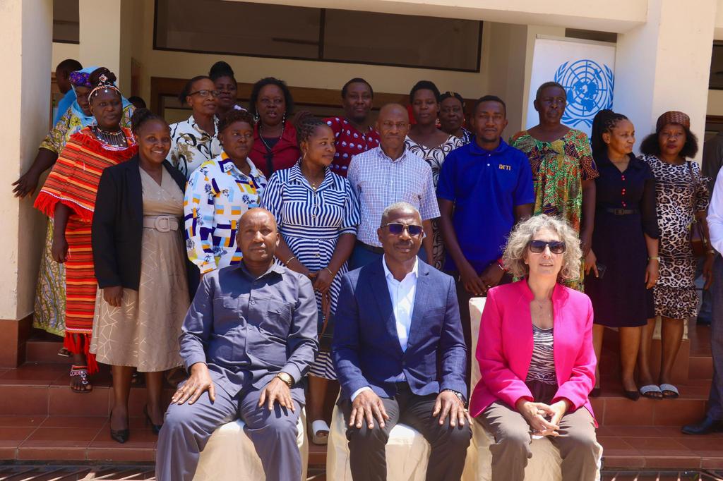 Launch of @UNIDO_TZ Efficient E-Cooking Campaign under  Joint <a href="/UnitedNationsTZ/">UN Tanzania 🇺🇳</a> Kigoma Programne. An honor and a priviledge to receive hon. Thobias Andengenye, Regional Commissioner for Kigoma.
Mama &amp; Baba -Lishe, received e-cooking stoves. 80 TZS  is enough to cook 2 cups of rice