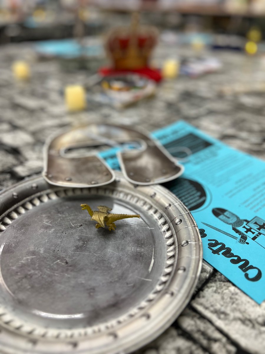 A Medieval Café to end our first class novel, Freak the Mighty by <a href="/RodmanPhilbrick/">Rodman Philbrick</a>  👑 Stay tuned for more fun and pics!! <a href="/oms_bulldogs/">Oakridge Bulldogs</a>