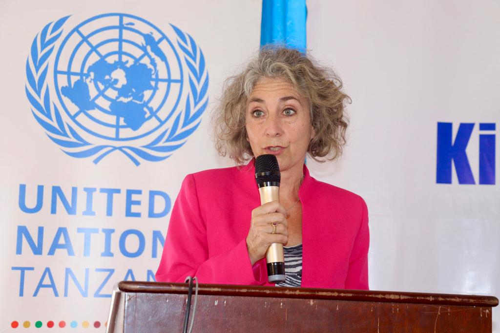 Launch of @UNIDO_TZ Efficient E-Cooking Campaign under  Joint <a href="/UnitedNationsTZ/">UN Tanzania 🇺🇳</a> Kigom Programne. An honor and a priviledge to receive hon. Thobias Andengenye, Regional Commissioner for Kigoma.
Mama &amp; Baba -Lishe, received e-cooking stoves. 80 TZS  is enough to cook 2 cups of rice.