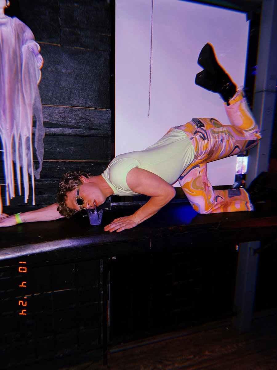 j_kindley2's tweet photo. 365 party girl. https://t.co/fV0KYtDpIU