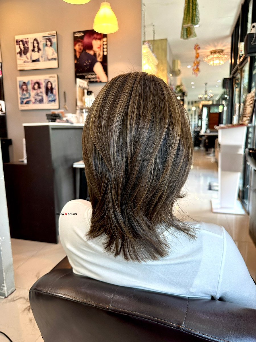 pulinchai's tweet image. #WolfCut ✂️ #HiLight  🌈#Dialight ✨
✂️วูฟคัทซะหน่อยเดี๋ยวจะหาว่า เราทำไม่เป็น🥳 ตกยัง ไม่ได้หมายถึงฝนนะ🌧️ หมายถึงพวกเธออ่ะ ตกหลุมรักงานเราบ้างยัง ฮิ้ววว 
📍โพสปักมุดร้านและติด #บีโบวซาลอน #GrandBBowSalon  #บางพลี  #บางนา  #ศรีนครินทร์   #LorealProTH