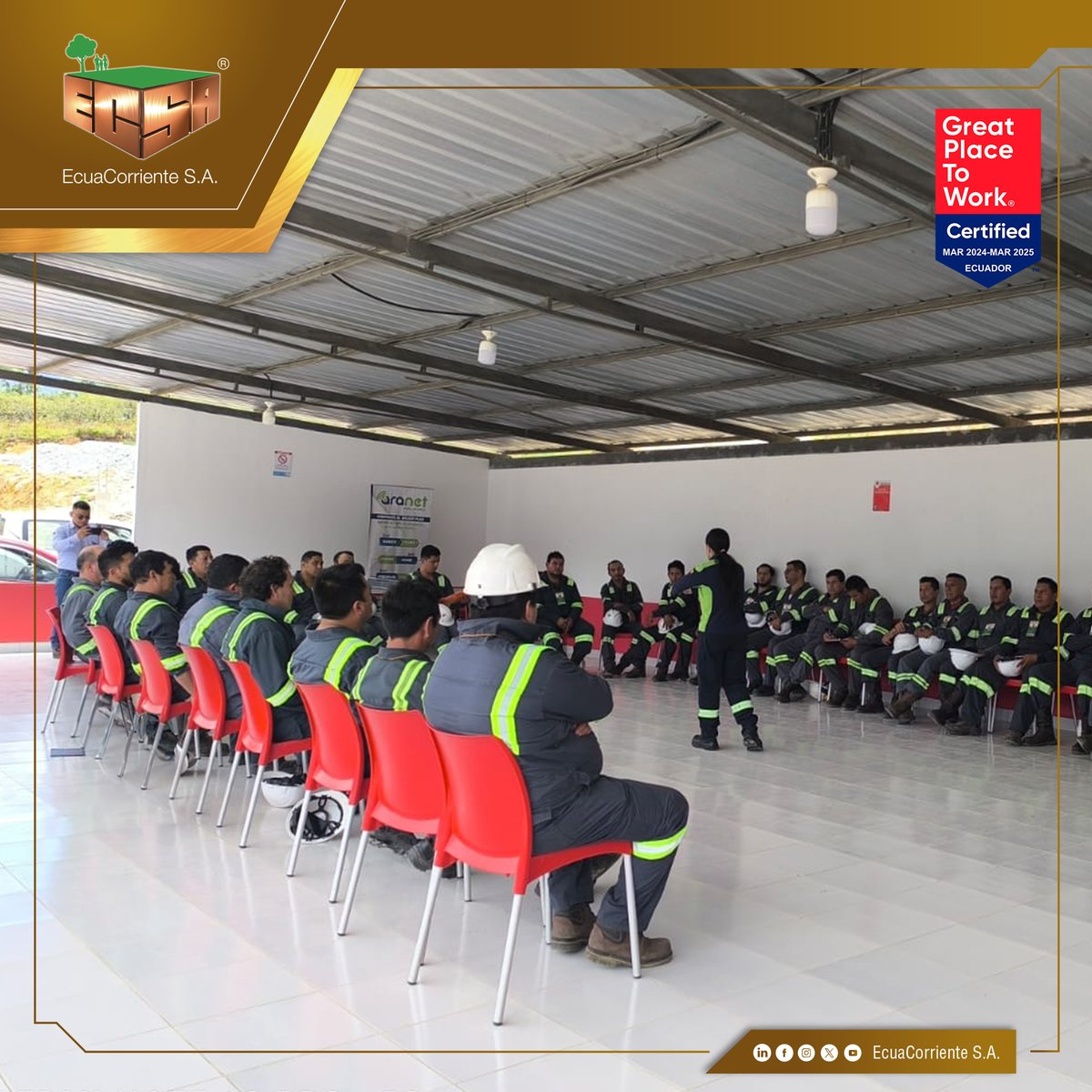 EcuaCorrienteSA's tweet photo. #MineríaReponsable✅75 conductores de las compañías de transporte de concentrado de cobre se beneficiaron de la capacitación impartida por ECSA, sobre ergonomía en la conducción y posturas forzadas en la que se brindó recomendaciones para prevenir lesiones y enfermedades. https://t.co/oNF1v6a3rI