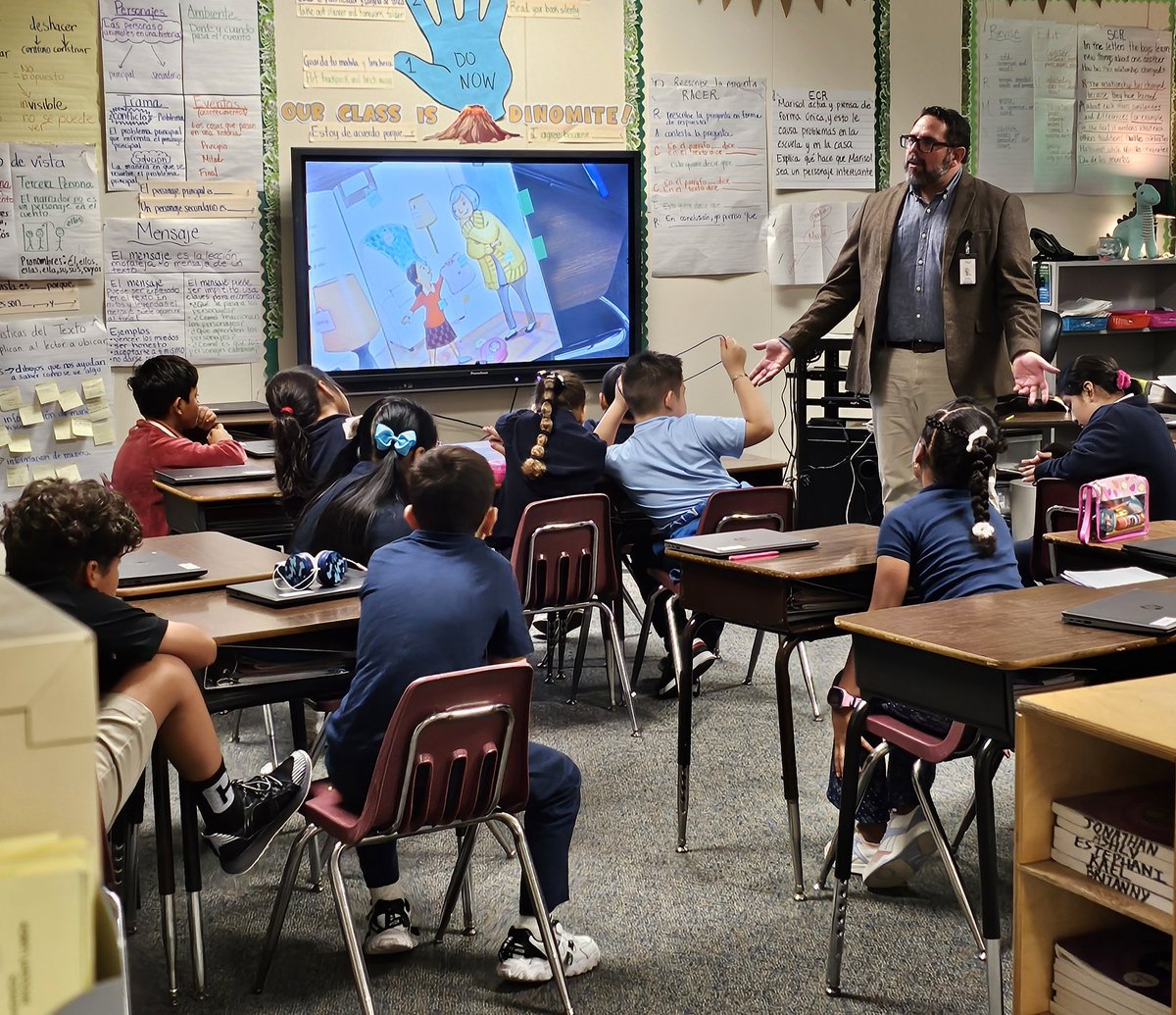 Our <a href="/AliefISD/">Alief ISD</a> Literacy MENtors read @meg_medina 's Mango, Abuela, and Me with our 3rd graders. What a wonderful story to read! #Readers4Life #HispanicHeritageMonth 
<a href="/Aliefsneed/">Sneed Elementary</a> <a href="/Alief_Libraries/">AliefLibraries</a> <a href="/AliefISD/">Alief ISD</a>
