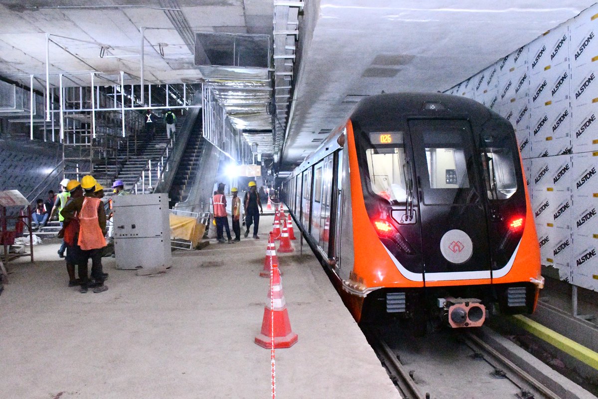 MohitVermaNews's tweet image. कानपुर में चुन्नीगंज से नयागंज के बीच अंडरग्राउंड ट्रैक पर मेट्रो ट्रायल सफल, साल के अंत तक मिल सकती मोतीझील से सेंट्रल स्टेशन तक मेट्रो की सौगात।

#Metro #testrun #Kanpur