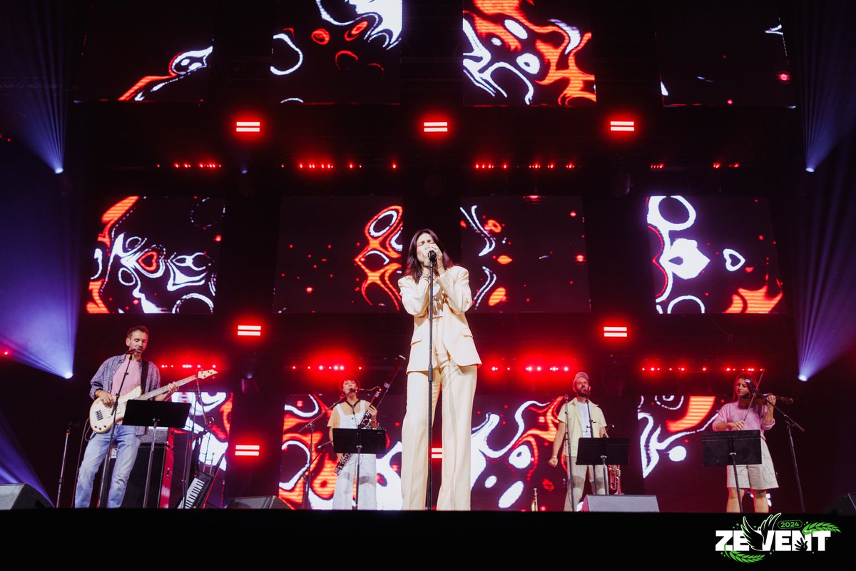 ZEVENTFR's tweet image. Le ZEVENT 2024, c'était il y a un mois !
Histoire de commencer le weekend en musique, retrouvez toutes les VOD du concert d'ouverture sur YouTube : youtube.com/@zeventmusic/
Encore merci à @LittleBigWhale + @pvnova, @mosimannoff, @deluxemoustache et @caravanpalace !