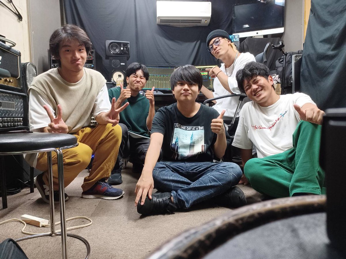 ✨Dred Naught  1st digital single✨ ⁡
"ゆらり" 配信開始‼️ 

Dred Naught初のシングル "ゆらり" が各サブスク＆Eggsにて配信スタートしました！⁡
ようやくみんなに届けられて幸せです！⁡
⁡是非たくさん聞いてください！⁡

⁡リンクはこちら⬇️⁡
⁡linkco.re/DpU0b1xy