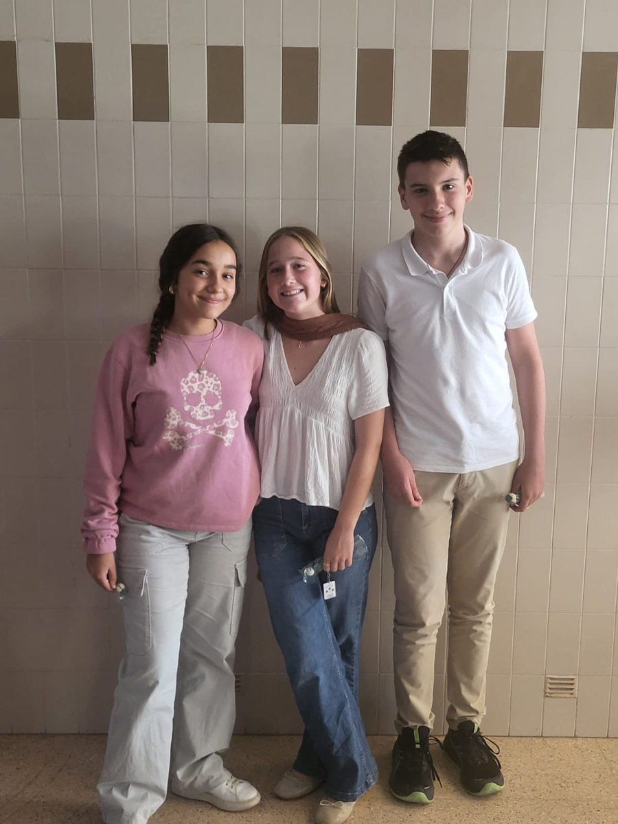 Nuestros alumnos <a href="/MaristasMedit/">MaristasMediterranea</a> <a href="/apamaralicante/">apamaralicante</a> Marta Miralles Solano, Nicolas Balboa Tkachev y Estela Miralles López, han obtenido el premio extraordinario al rendimiento académico del alumnado de educación primaria correspondiente a la convocatoria del año académico 2023-2024.