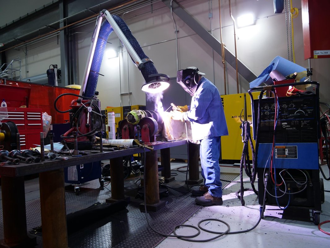 FarrelPomini's tweet image. Today is Manufacturing Day and we would like to celebrate the hard working men and women in our Assembly and Production Departments at @FarrelPomini ! They embody the best of American manufacturing - THANK YOU for all you do #mfgday #compounding #mixingtechnology 
#madeinamerica