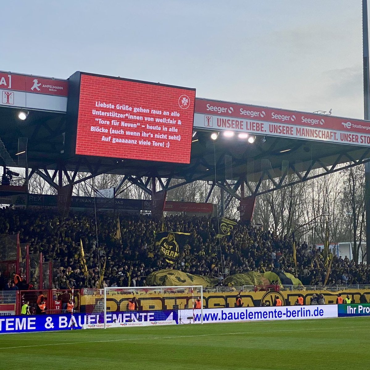 Una de las mejores conexiones entre Union y BVB es la asociación de Subotic, <a href="/ToreFuerNeven/">Tore für Neven</a>. El central jugó en ambos equipos y de ahí que sean los dos clubes en donde se centra su campaña de donaciones para África 

¡Separados en los colores, juntos en lo importante! 🔴⚪🤝🟡🌑