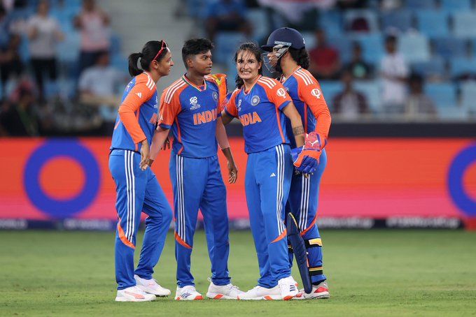 𝗜𝗡𝗗𝗜𝗔 𝗡𝗘𝗘𝗗 𝟭𝟲𝟭 𝗥𝗨𝗡𝗦 𝗧𝗢 𝗪𝗜𝗡 🏏  📹 Credits: Twitter/CricCrazyJohns