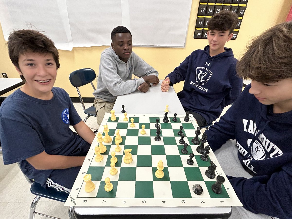 Club &amp; Activity Flex: Chess Club and French club! 30 clubs met, and six activities took place today. Great way to end the week!
