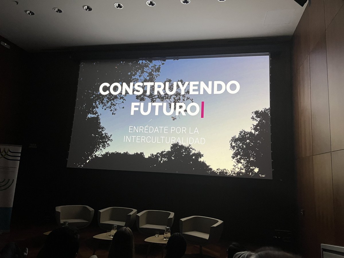 ONGD_JyD's tweet photo. Llegó el momento. Estreno de ‘Construyendo futuro’. #enredateporlainterculturalidad #generacionG @BoscoGlobalONGD @AECID_es @EspacioOEI @MuseoThyssen https://t.co/N54CEi1vQs