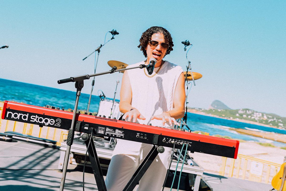 Nos ha tocado la fibra sensible y es que.. ¡Qué bonito lo ha hecho <a href="/andreewofficial/">Andreew</a>! ¡Con medley de lo mejor del indie español incluido! Un auténtico lujazo ❤️🙏🏼