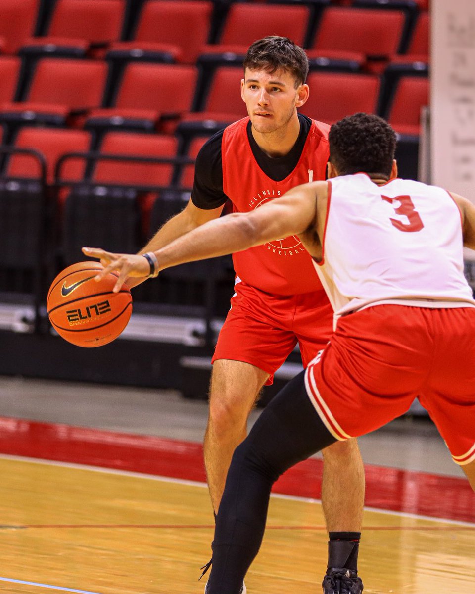 On this #FollowFriday, give Redbird sophomore guard Johnny Kinziger a follow here on X (<a href="/JohnKinziger/">John Kinziger</a> ) or over on Instagram (johnny.kinziger).