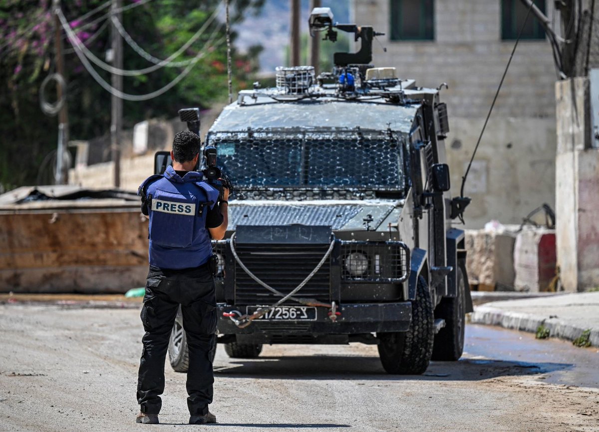 ✍️ « J’ai vécu le 7 octobre comme un tsunami » : journalistes au Proche-Orient, ils racontent. Par <a href="/florine_amenta/">Florine Amenta</a> 👇  larevuedesmedias.ina.fr/node/2408