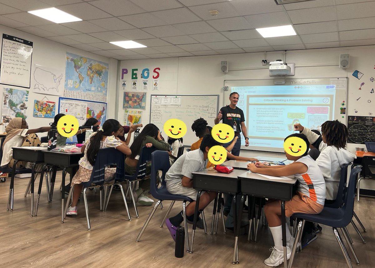 🌟 A big thanks to our fantastic 5th grade teachers <a href="/DmeElemRisd/">Dartmouth Elementary</a>! They strategically rolled out student portfolios by training small groups on setting up <a href="/Schoology/">Schoology</a> first. The next day, those students supported their classmates, leading to a smoother process! 🎉📚#RISDBeTheOne