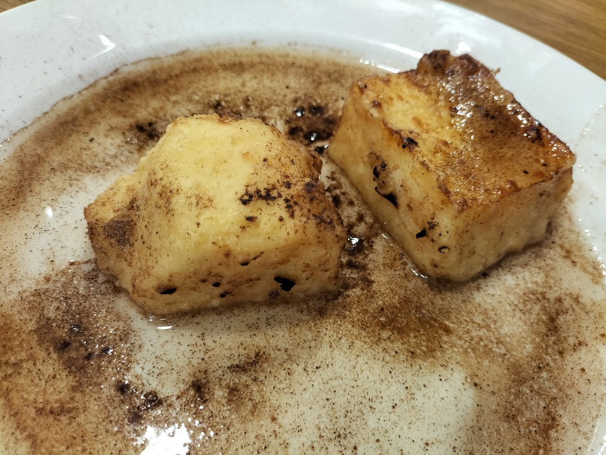 Buena gente en torno a un arroz con presa ibérica y boletus. Con la agradable visita de Viniciu Naih <a href="/maiker_naih/">Maiker-Naih</a> <a href="/edusanven/">Eduardo Sánchez Venzalá</a> <a href="/AGarciaV82/">Antonio García</a> <a href="/ptruflo57/">Pablo Trujillo Flore</a> <a href="/Agilulfo67/">Diego Molina</a> y <a href="/manubravo24/">Manu Bravo Rubio</a>. Arroz con presa ibérica y boletus y charla muy amena entre amigos. A repetirlo pronto.