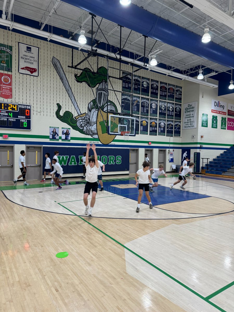 dubboysbball's tweet photo. Another week in the books as we turn the page into October. Wednesday 615am conditioning, bleacher runs, weight room, mental and culture sessions, guard and post workouts, fall league games and film. Temperature goes up another level next week. #burntheships #molonlabe #drawaline https://t.co/72nAteAjFU