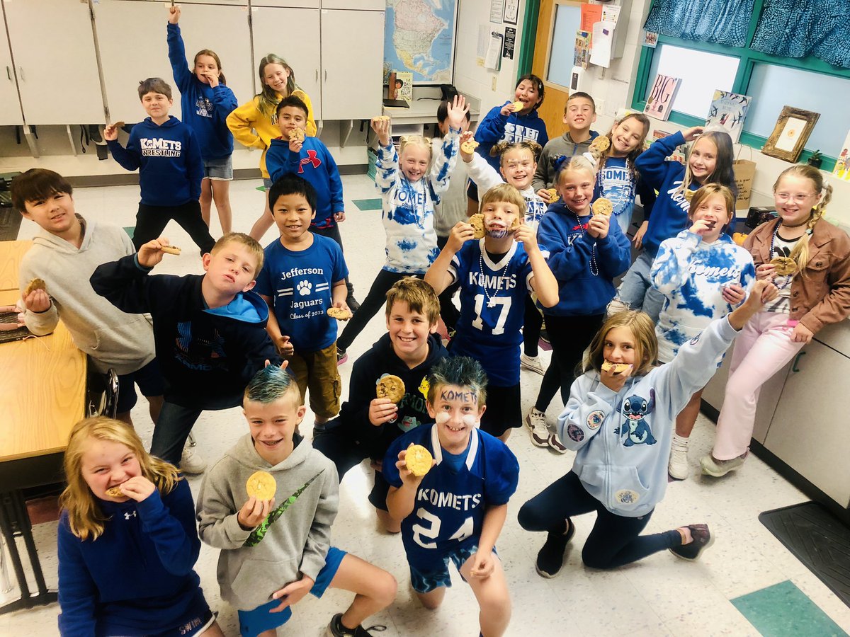We were PUMPED to be Superintendent <a href="/TedIhns/">Ted Ihns</a> Cookie Challenge winners for 4th grade today! 🍪✨ <a href="/kmespta/">KMES PTA</a> <a href="/KMElem/">KM Elementary School</a>  #KMESKoMetAdventureChallenge