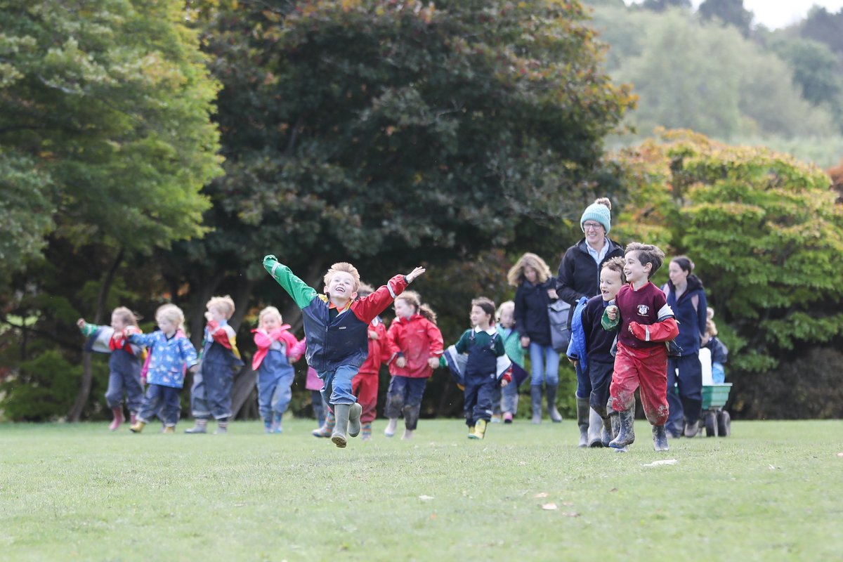 saintronans's tweet image. Pre prep on their way back from lots of fun in the forest!

#forestschool #saintronans #mindthemagic #childhood #bushcraft #kent #preprep