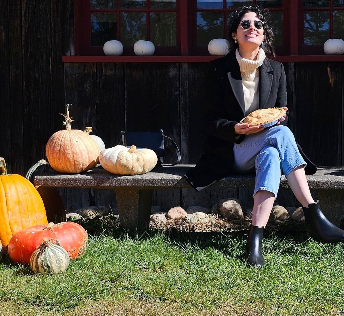 rochestercider's tweet photo. π Nothing says fall like fresh pies and pumpkins! π₯§π Check out this beautiful moment captured by one of our lovely customers. ππ
Thanks @chiquita_gabs π·
#RochesterCiderMill #CustomerLove #FallVibes #PumpkinSeason #FarmFresh #MichiganAutumn #CiderMillFun #HarvestSeason https://t.co/8XcGQzM6gq