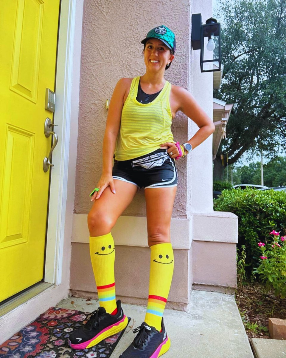 PROCompression's tweet image. Happy World Smile Day! 🎉 Keep your feet cozy and energized with our smile compression socks. Slip them on and spread joy with every step! 😊👣

 📸 PRO Ambassador, Emily
🧦 Marathon, Smile

#PROCompression #PowerYourPassion #PROCompressionAmbassador #HappyWorldSmileDay #TeamPRO