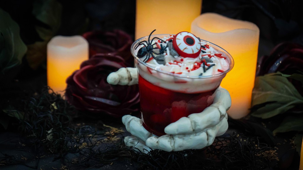 ZooTampa's tweet photo. Today's #FridayFright is scarily good with the unique food items you humans can enjoy during this year's Creatures of the Night at ZooTampa! With magically delicious Jello potions, creepy-crawly ham and cheese spiders ๐ท๏ธ, surprisingly sweet witch fingers, and more! ๐ง๐ฝ https://t.co/cl9224p1Jy