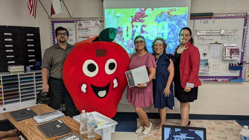 Marissa Martinez (@mmartinezmed) on Twitter photo 🎉Huge congratulations to Mrs. Lassiter for winnning a grant for her classroom! 🌟You went the extra mile for your students! <a href="/NISDPowell/">Powell Elementary</a> #ThunderbirdsShiningBright <a href="/nisdnef/">Northside Education Foundation (NEF)</a> 🎉Huge congratulations to Mrs. Lassiter for winnning a grant for her classroom! 🌟You went the extra mile for your students! <a href="/NISDPowell/">Powell Elementary</a> #ThunderbirdsShiningBright <a href="/nisdnef/">Northside Education Foundation (NEF)</a>