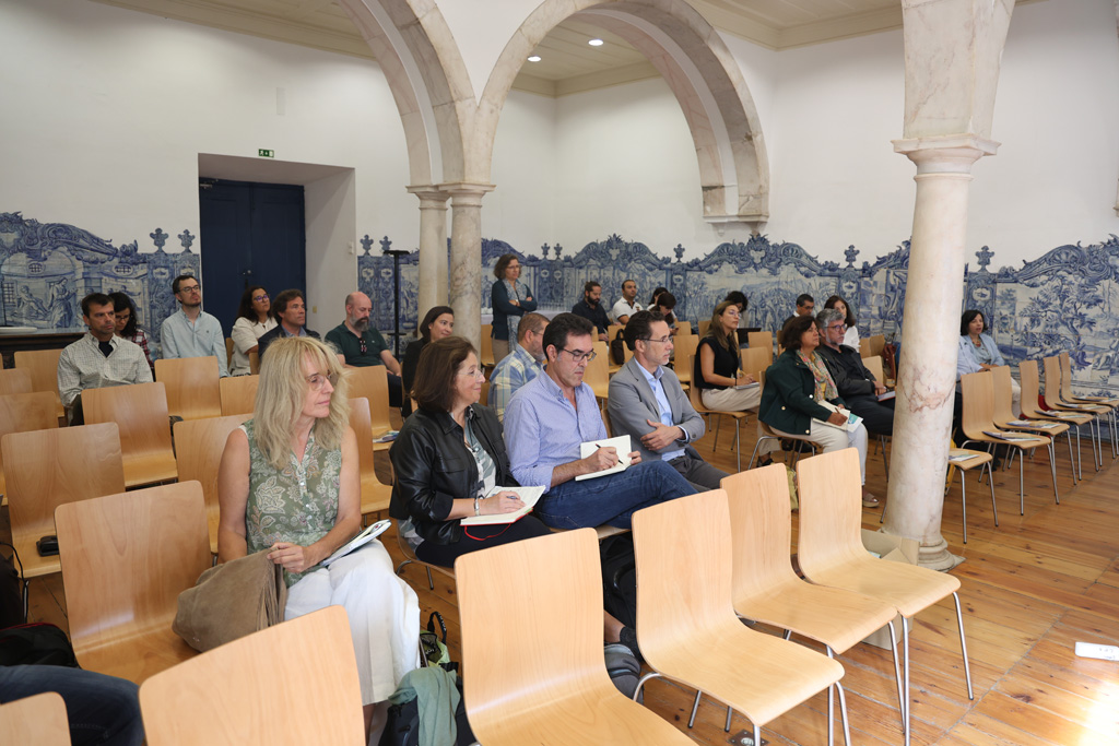 alentejo2030's tweet image. 👉 𝗢 𝗔𝗹𝗲𝗻𝘁𝗲𝗷𝗼 𝗻𝗼 𝗿𝘂𝗺𝗼 𝗱𝗼 𝗱𝗲𝘀𝗲𝗻𝘃𝗼𝗹𝘃𝗶𝗺𝗲𝗻𝘁𝗼!

O Vogal Executivo do #Alentejo2030, Tiago Teotónio Pereira, participou, no passado dia 3 de outubro, no #ProjectLab, organizado pela #UniversidadedeÉvora