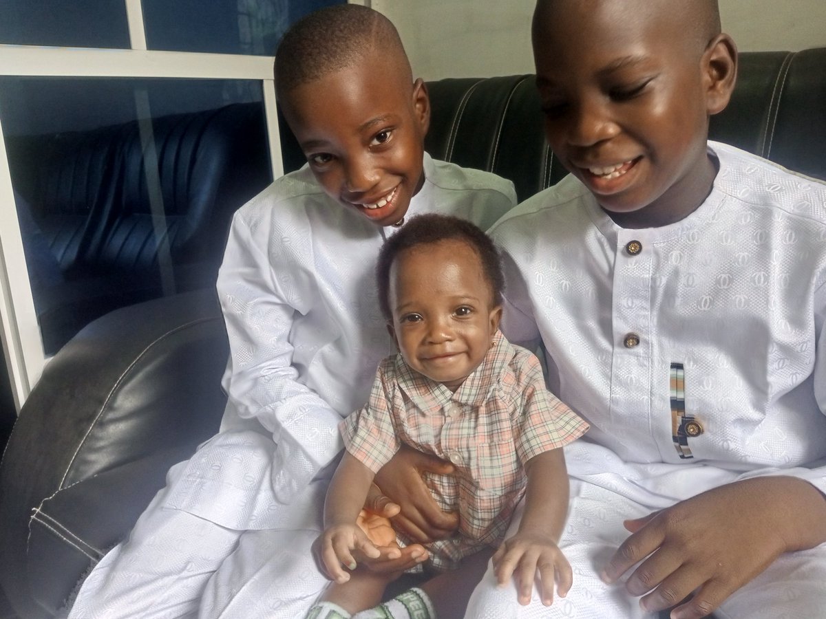 Prince_Eribo's tweet photo. Princes and Princess of the Eluega Royal Family. https://t.co/CVjTWs9P5v