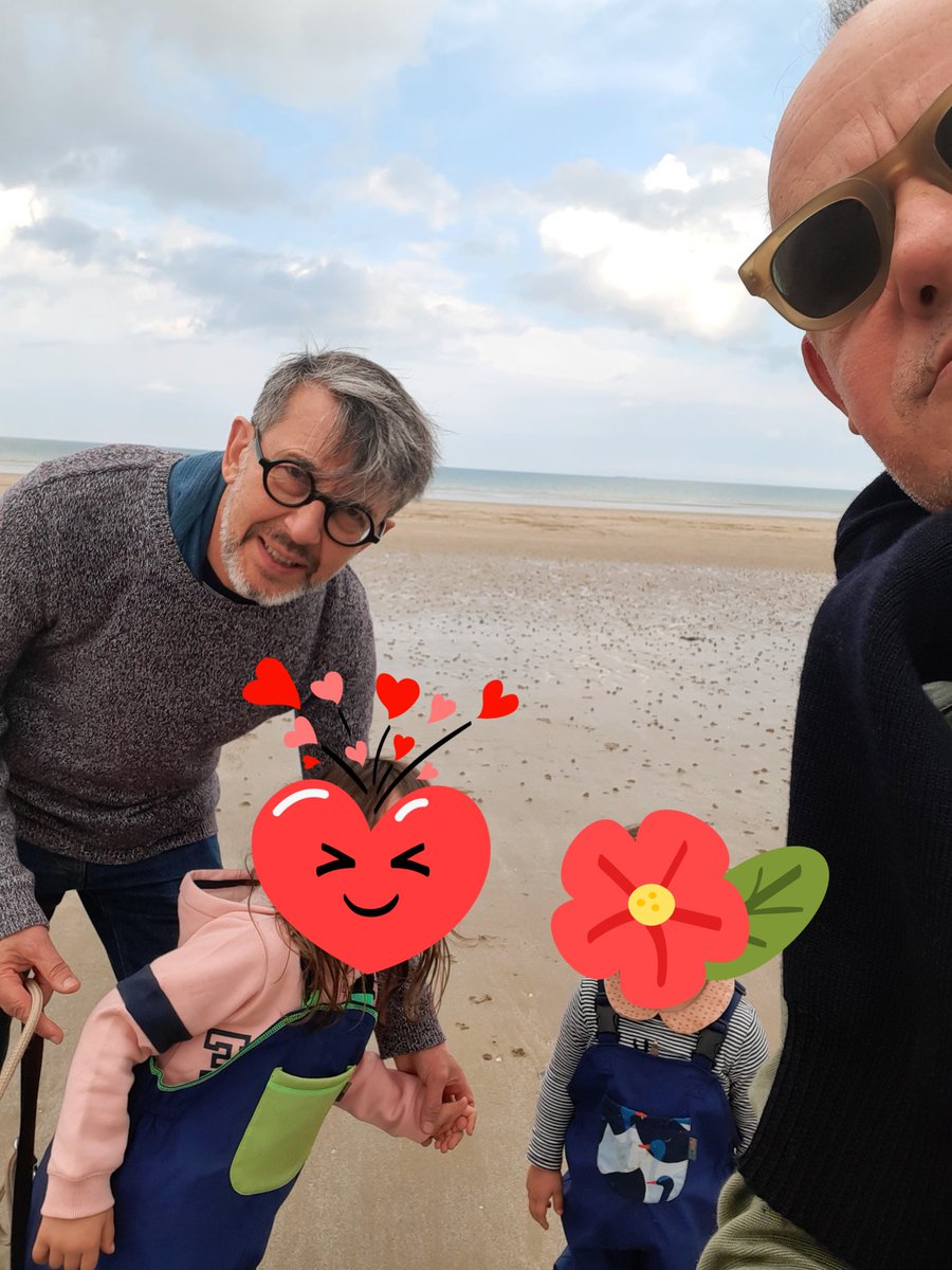 PascalBudor's tweet image. Balade de fin de journée 😎
Plage des Rosaires 🦀💙