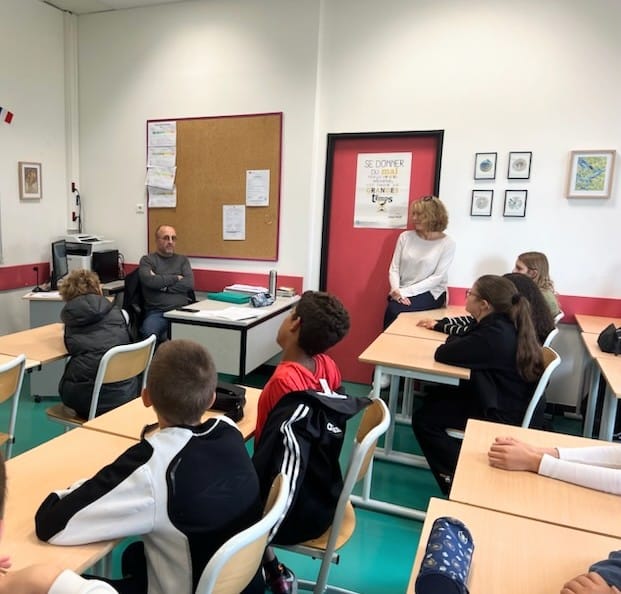 ⚖️Journée du Droit: maître Gonzales, avocat, intervient en classe de 5e sur les discriminations et la justice des mineurs.
<a href="/NatachaChicot/">Natacha Chicot</a> <a href="/LaurentLeMerci4/">Laurent Le Mercier</a>