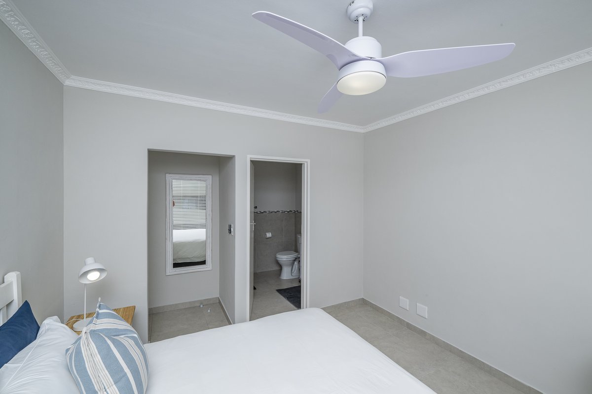 IslandViewCPT's tweet photo. Discover a 3-bedroom, 2-bathroom haven with a lounge and dining room. Walk to the beach and indulge in local restaurants and bars.
5 Island View, 12 Clam Road, Blouberg
082 293 1750
islandviewclam@gmail.com 
#CapeTown #SecureTransportation #Blouberg #Accommodation #IslandViewClam https://t.co/dSTLHS9Q2o