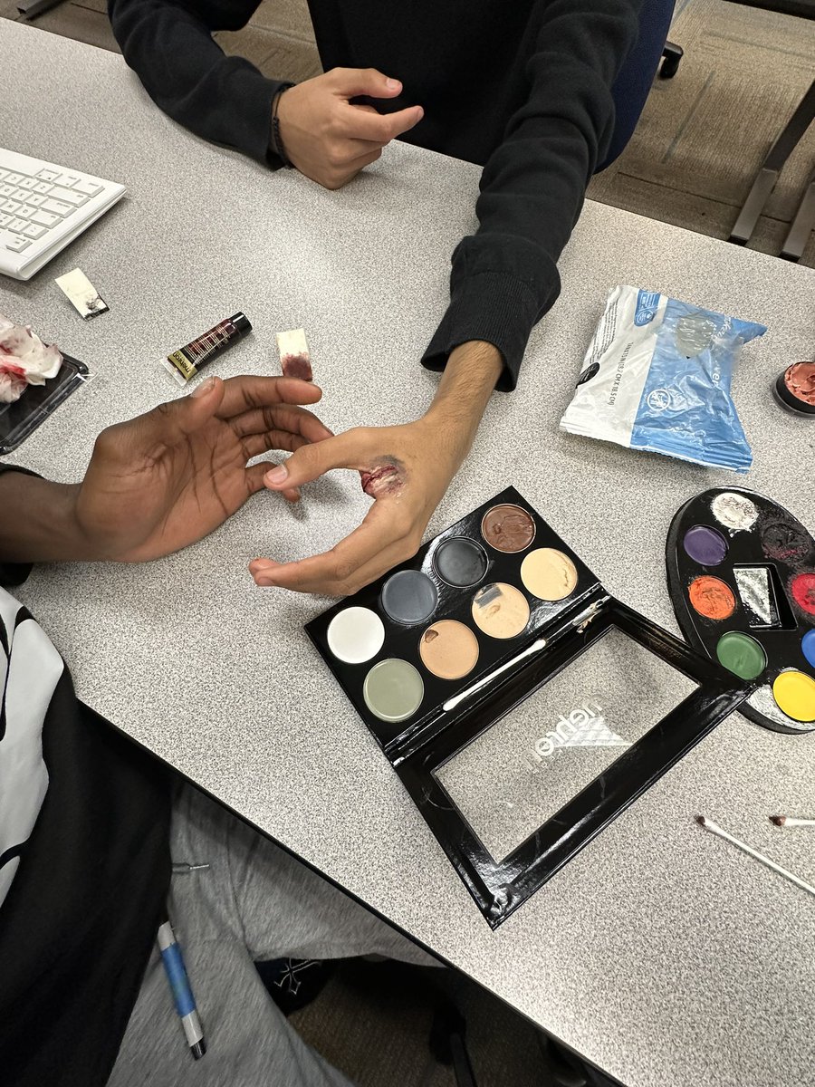 LCHS_LCTV's tweet photo. LCTV is practicing for October projects with our Special FX Makeup kits! Thanks #GEF #GarlandEdFoundation for the #Grant! #LCTV #BeRevolutionary #WeAreLC #GISDEffect #LCHS @LCHS_Patriots @LCHSMrMcClean https://t.co/mWNlEgOI04