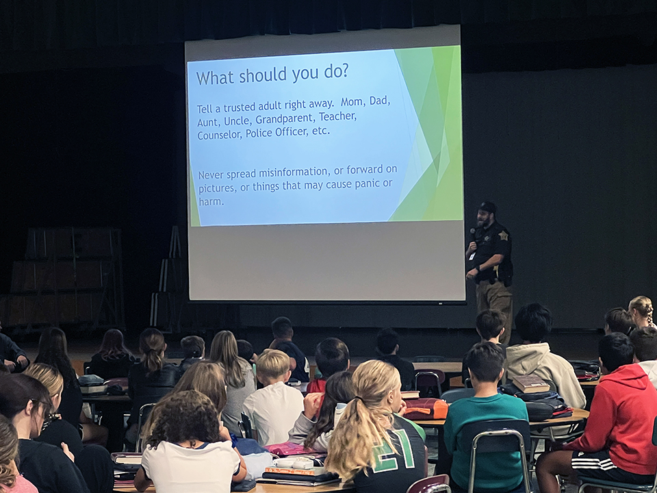 SACS (@sacsk12tweets) on Twitter photo Helping kids stay safe online is essential in today’s digital age. School Resource Officer (SRO) Aaron Robbins recently presented to students at Summit Middle School on the importance of online safety. <a href="/AllenCoSheriff/">Allen County Sheriff's Department</a> Helping kids stay safe online is essential in today’s digital age. School Resource Officer (SRO) Aaron Robbins recently presented to students at Summit Middle School on the importance of online safety. <a href="/AllenCoSheriff/">Allen County Sheriff's Department</a>