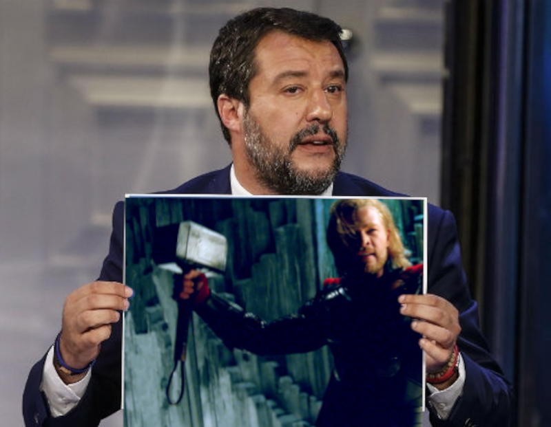 Labbufala's tweet image. Incastrato dalle telecamere di sorveglianza il maldestro operaio che ha bloccato #RomaTermini.
#Salvini