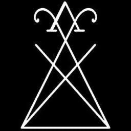 tugberk37's tweet image. Yahudi Cem Garipoğlu’nun otopsi sonucunu beklerken bugün iki kadın daha başı kesilerek öldürüldü.

1. Görsel katilin evinin duvarına çizdiği resim. Şeytani bir ayinin simgesi.

İslam düşmanı sapık katiller ayin adı altında insanları öldürüyor, oto boka yorum yapanlar neredesiniz?