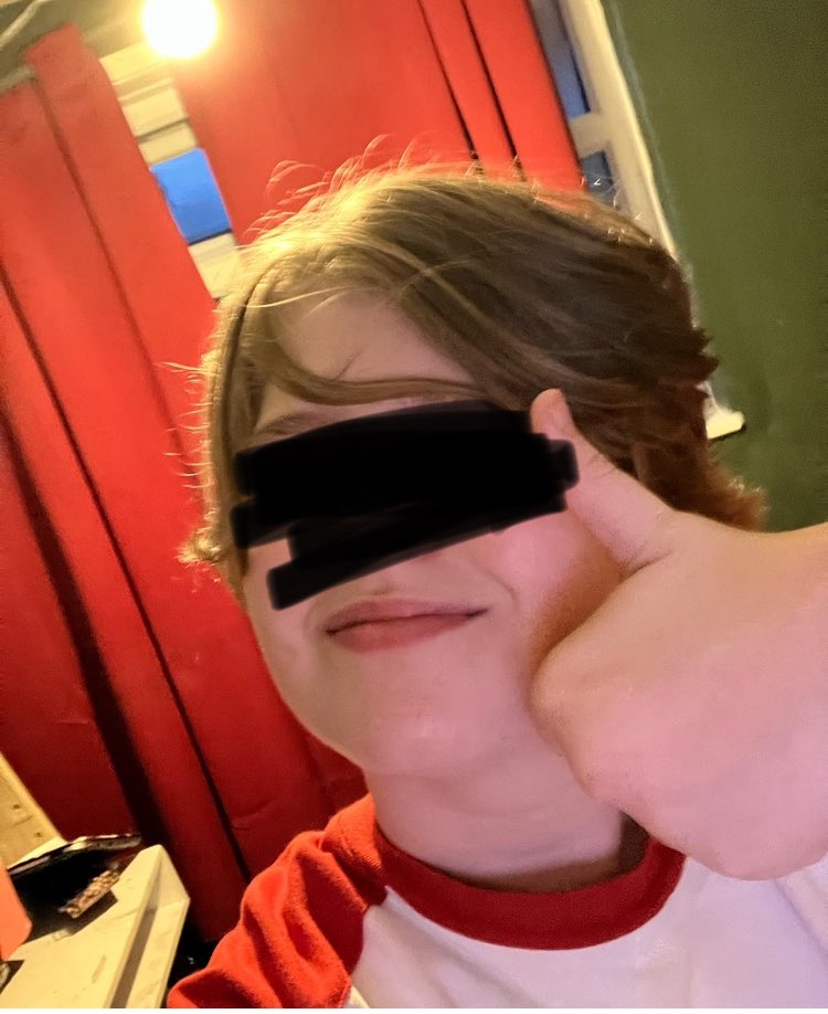 Ge0rgecarrots's tweet photo. @Memeulous During my dsmp phase I asked them to make me look like tubbo… the photos are somehow giving it justice if you can believe it https://t.co/U3DbTP4gy9