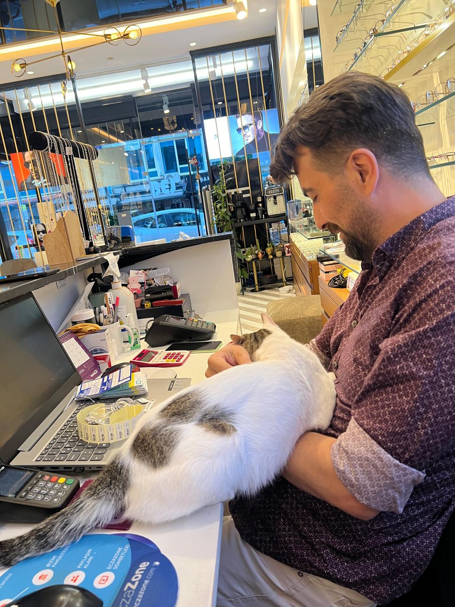 Bugün sizin gününüzmüş  #4EkimHayvanlarıKorumaGünü #4EkimDünyaHayvanlarıKorumaGünü