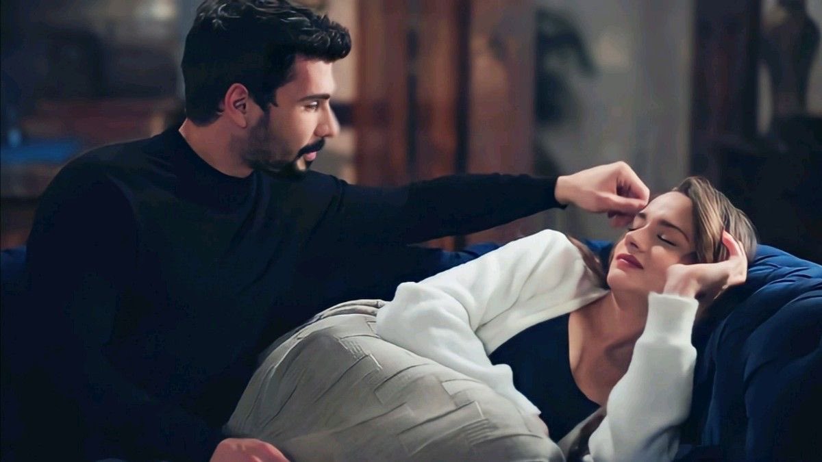 ninaaktas's tweet photo. Someone give me my Halzey back, because I will not be responsible for my actions or who I become if I don’t get them back

#HudutduzSevda #HalZey #missingthemlikecrazy https://t.co/UxJMJCmc5g