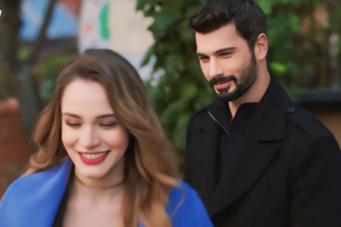 ninaaktas's tweet photo. Someone give me my Halzey back, because I will not be responsible for my actions or who I become if I don’t get them back

#HudutduzSevda #HalZey #missingthemlikecrazy https://t.co/UxJMJCmc5g