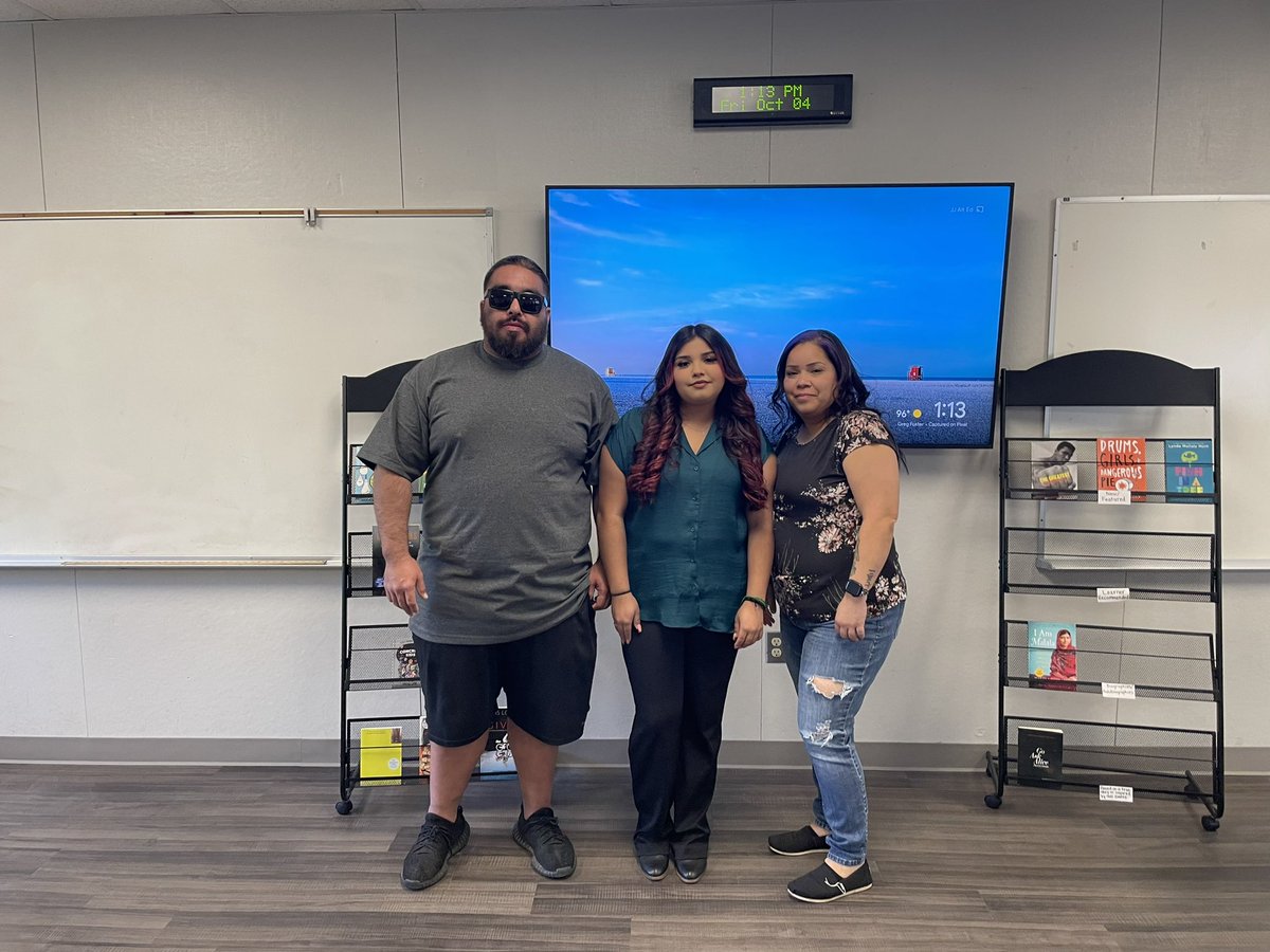 Congrats to our first graduates of year! They are wonderful examples of the Lindsay uUified belief/ guiding principle that all learners learn in different ways and different time frames! 👨🏽‍🎓👩🏽‍🎓👏🏽  grest job Jose, Kaitlyn, and Naidely! <a href="/LindsayUnified/">Lindsay Unified School District</a>