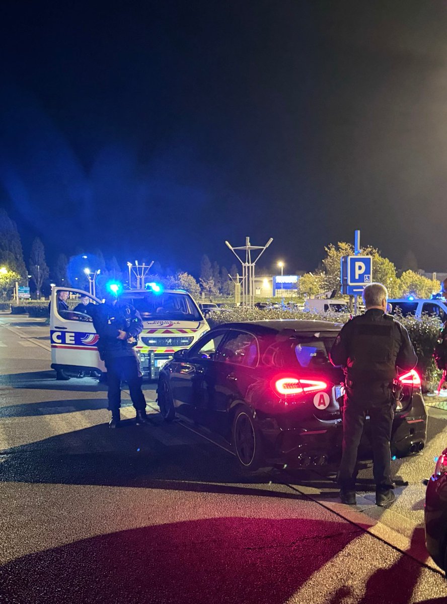 PoliceNat44's tweet image. [#Protéger] Nos policiers intensifient la lutte #ContreLesRodéos &amp;amp; #Runs.
Ce soir nous sommes à nouveau présents dans le secteur du Zénith et Atlantis à #StHerblain.
Objectif: dissuader les attroupements et interpeller les conducteurs qui mettent la vie des usagers en danger.