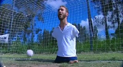 _RB_Ash's tweet image. Meslier playing for Leeds United. "He's still young" #LUFC