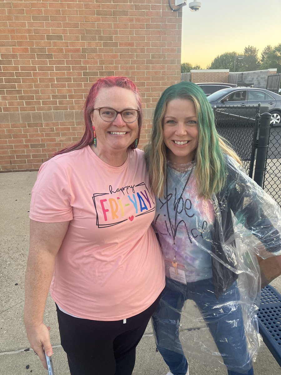 Mrs. Amy Hauer tweet media