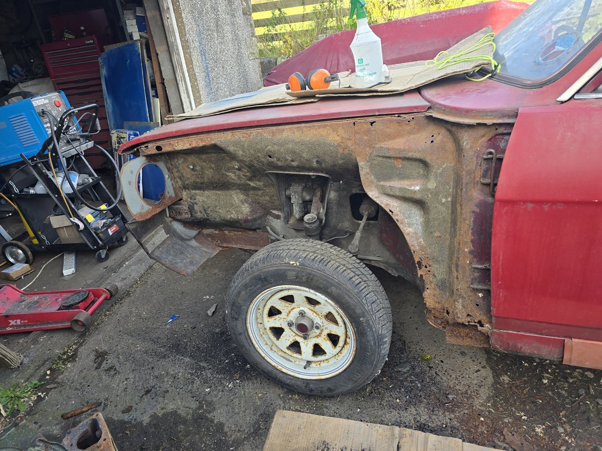 Work has started today on the Marina. Removing underseal and finding rust!