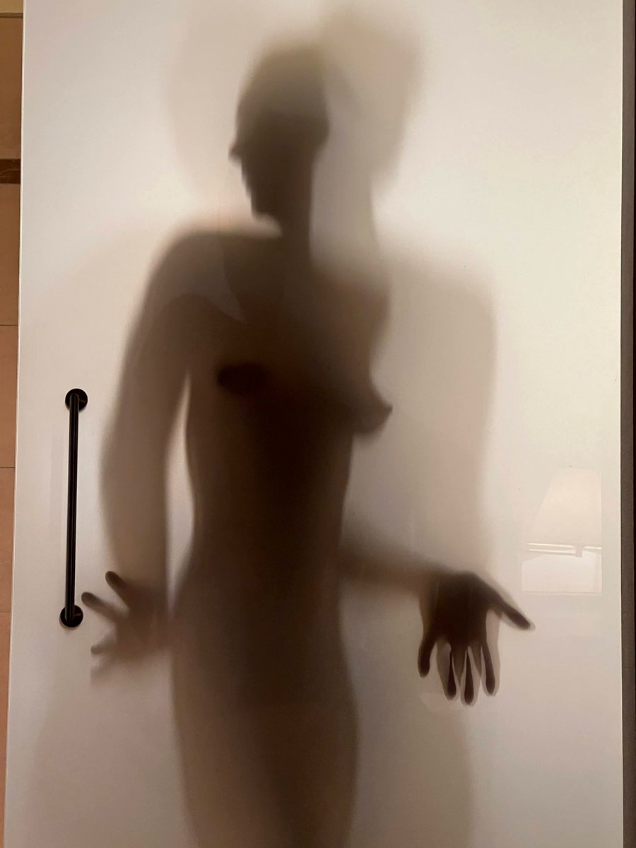 Bonsoir à toutes et tous ! Un petit clin d’œil coquin après une trop longue absence 😘😘😘😘